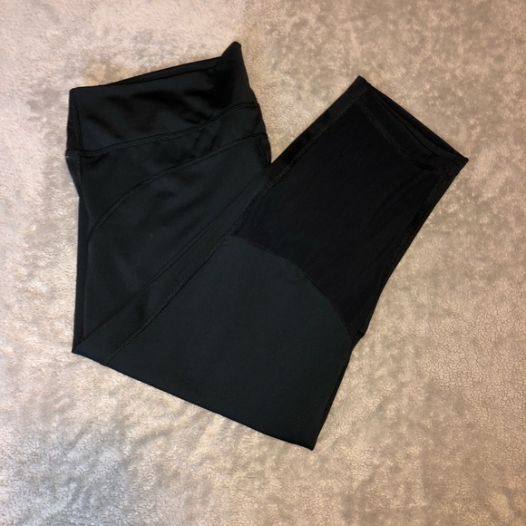 NWOT ADIDAS Black Calf Mesh Capri Leggings Active Pants Sz L - Picture 2 of 8